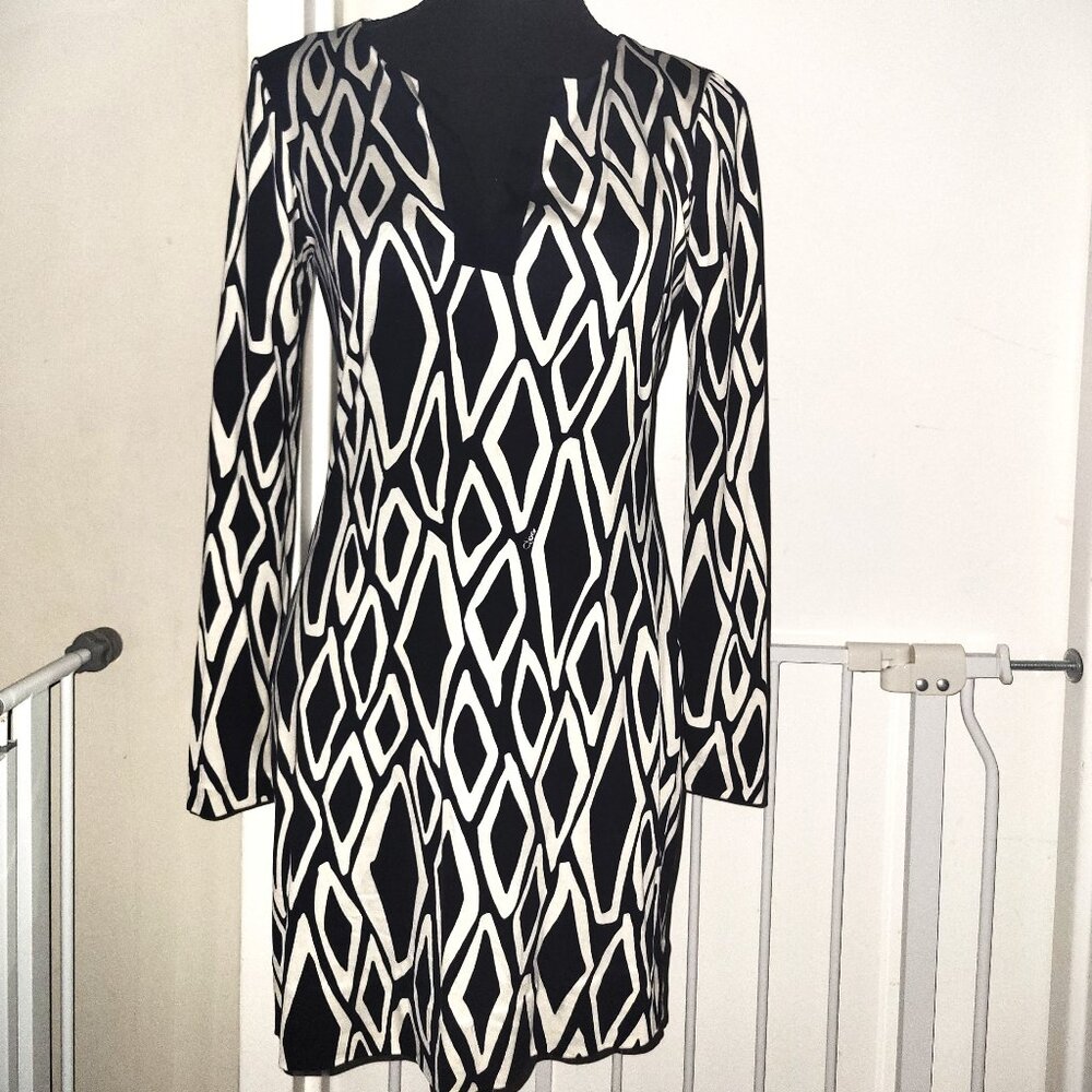 DVF Black/Cream Split-Neck Silk Mini Dress - 2